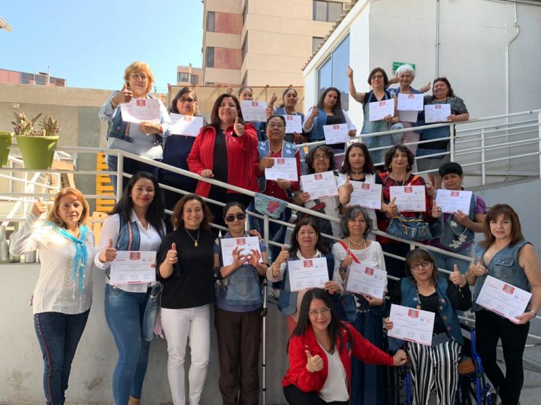 [#InfoCoWeb] 20 mujeres fueron certificadas en reciclaje textil en Antofagasta