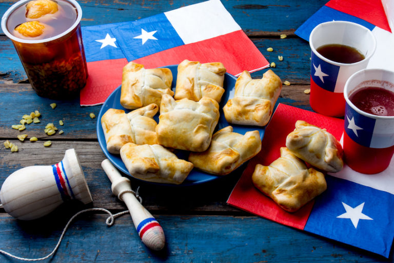 CELEBREMOS LAS FIESTAS PATRIAS EN FAMILIA