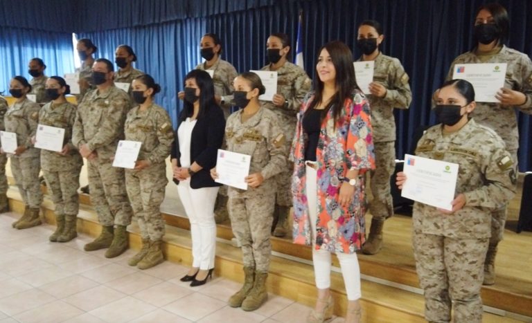 FUNCIONARIAS DEL EJÉRCITO SE CERTIFICARON EN EL PROGRAMA MUJER, SEXUALIDAD Y MATERNIDAD