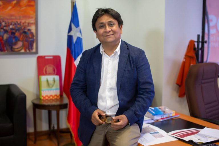 GOBERNADOR REGIONAL LLAMA A PARTICIPAR DE LA NUEVA CONSTITUCIÓN