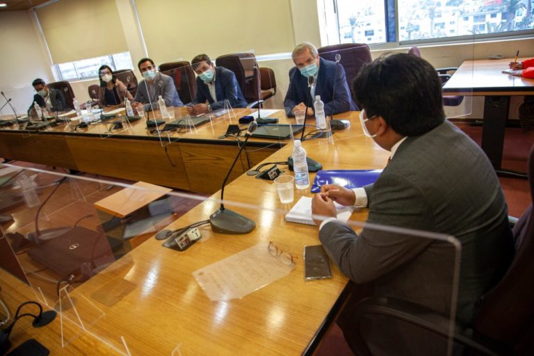 GOBERNADOR Y REPRESENTANTE DE CODELCO NORTE ACUERDAN TRABAJO EN CONJUNTO PARA RESOLVER URGENCIAS REGIONALES