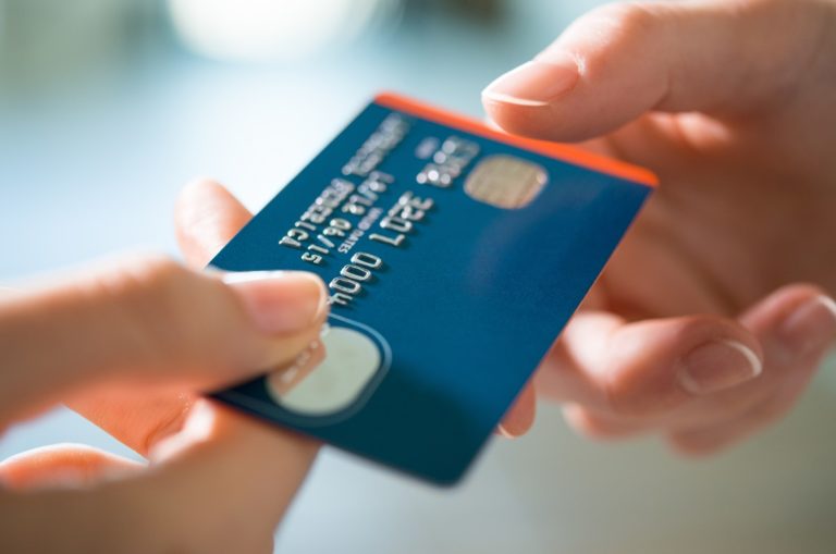 ¡CHAO EFECTIVO! CHILENOS PREFIEREN CANCELAR CON TARJETAS BANCARIAS