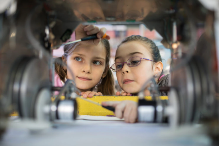¡VIVE LA EXPERIENCIA DE CIENCIA PARA NIÑAS!