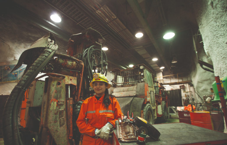 EMPLEABILIDAD DE MUJERES CRECE EN MINERÍA