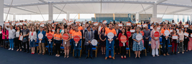 MÁS DE 200 PERSONAS RECIBEN CERTIFICACIÓN EN OFICIOS GRACIAS ALIANZA ENTRE ESCONDIDA Y SENCE