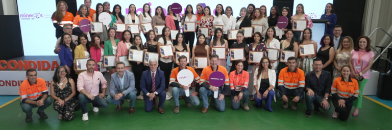 Programa “Mineras” certificó a más de 40 mujeres de la región como operadoras y mantenedoras eléctricas