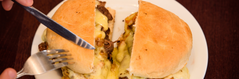 Taste Atlas: Churrasco Italiano y Chacarero dentro de los mejores del mundo y el pan con palta queda como gringo