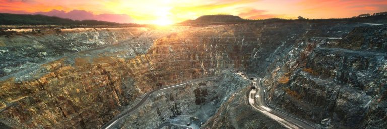 Mes de la Minería