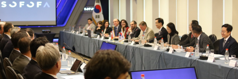 Gobierno y Codelco se cuadran con Corea para promover inversión
